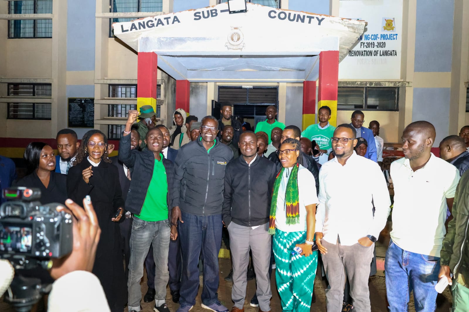 Former Chief Justice David Maraga speaks to journalists moments after his release from seven-hour police detention, flanked by colleagues from civil society organizations. Photo/Courtesy of United Green Movement Party